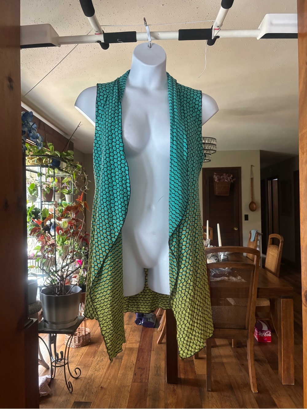 Vine Street Women’s Sleeveless Open Front Draped Vest in Teal to Lime Ombre S/M